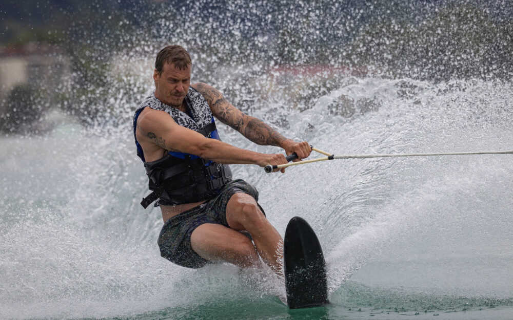 Manuel Feller beim Wasserskifahren. – Fotos: GEPA pictures