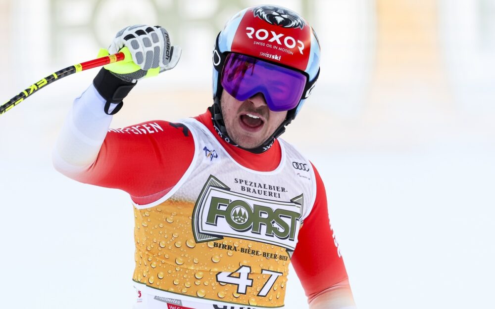 Livio Hiltbrannd (hier in Gröden) jubelt. Mit ihm jubeln noch fünf weitere Schweizer in Crans Montana. – Foto: GEPA pictures