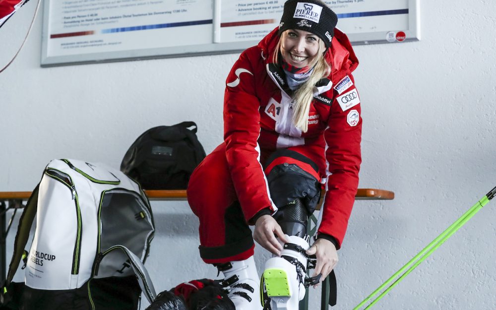 Zieht die Skischuhe wieder an: Cornelia Hütter. – Foto: GEPA pictures