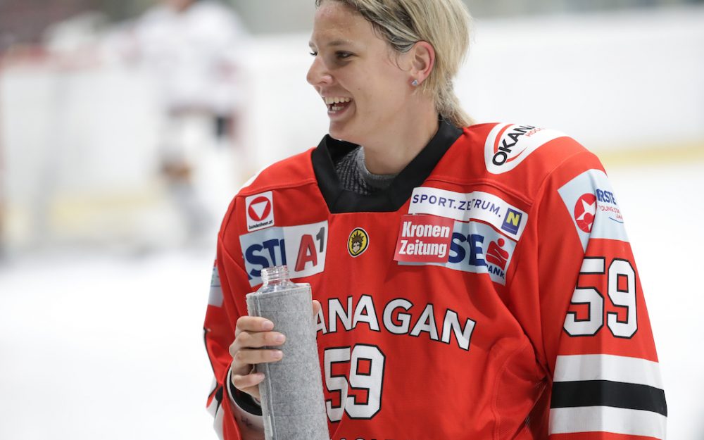 Elisabeth Kappaurer – auch Eishockey-Einheiten gehörten im Sommer zum Training. – Foto: GEPA pictures