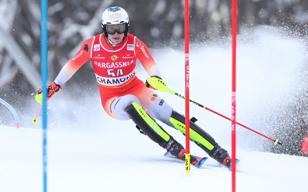 Joel Lütolf, hier beim Weltcup-Slalom von Chamonix im vergangenen Februar, fährt in Levi auf Platz 5. – Foto: GEPA pictures