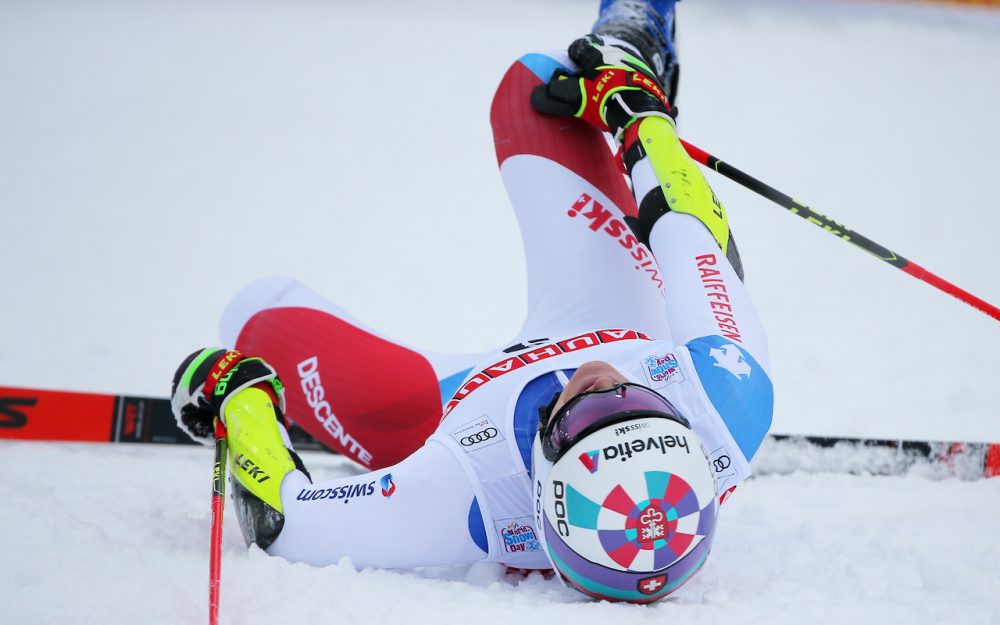 Marco Odermatt im Zielraum von Alta Badia. – Foto: GEPA pictures