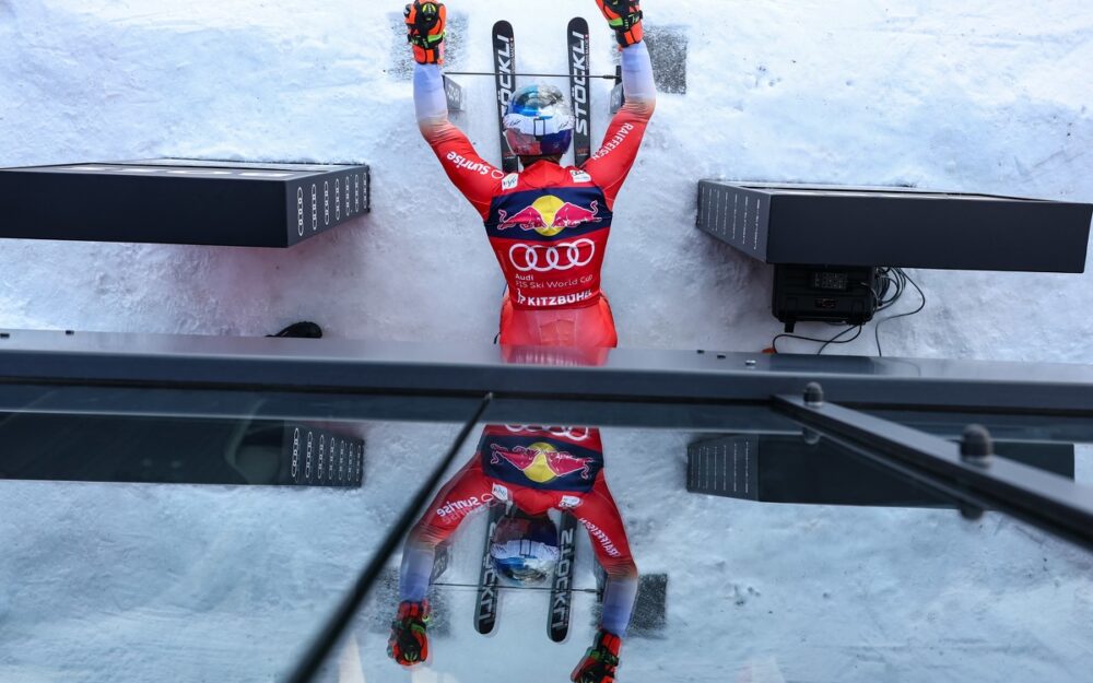 Bereit zum Start: Marco Odermatt kurz vor dem Start zum 2. Training auf der Streif. – Foto: GEPA pitures