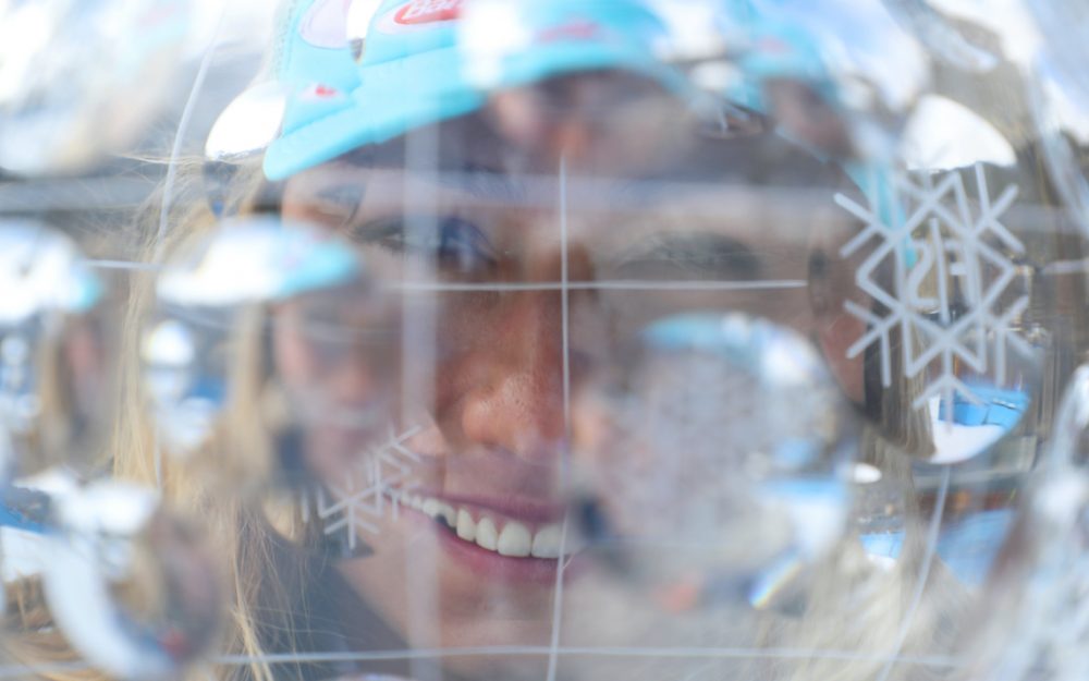 Mikaela Shiffrin und die Kristallkugel. – Foto: GEPA pictures