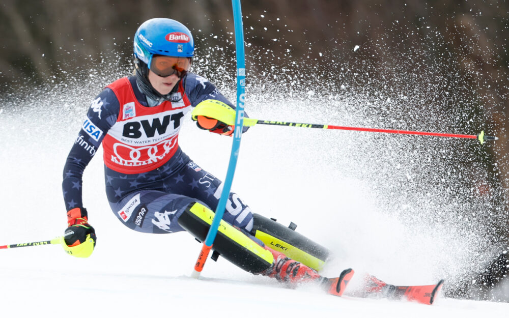 Mikaela Shiffrin führt nach dem 1. Lauf des Weltcup-Slaloms von Killington. – Foto: GEPA pictures