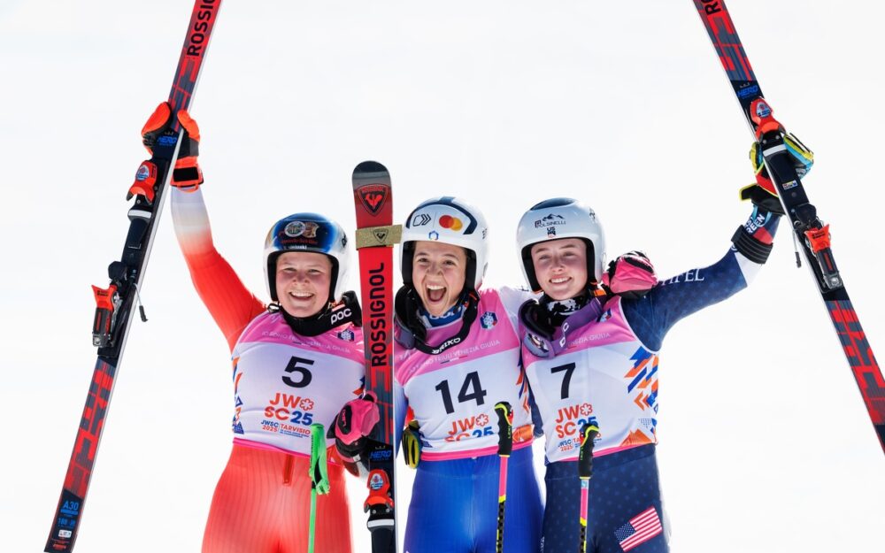 Stefanie Grob, Giorgia Collomb und Elisabeth Bocock. – Foto: GEPA pictures