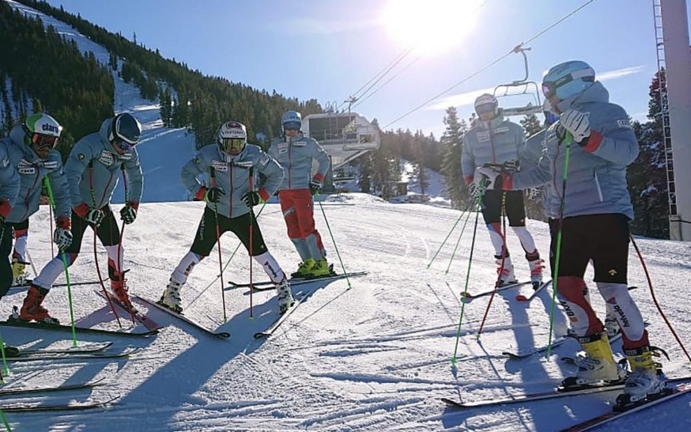 Die Schweizer Speed-Fahrer trainieren in Panorama (Kanada). – Foto: zvg / Swiss Ski