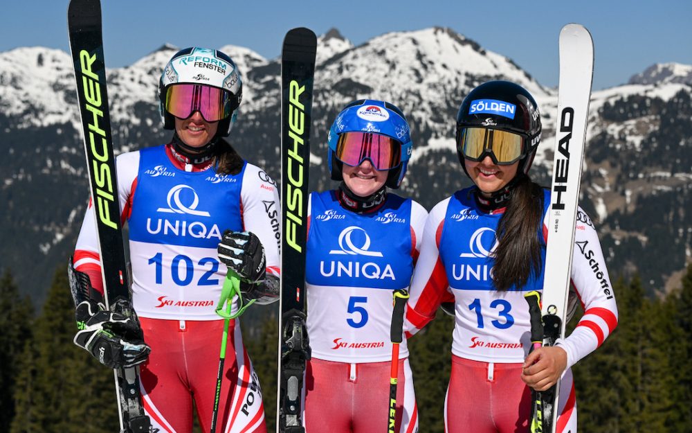 Katharina Truppe (Mitte) gewinnt vor Ricarda Haaser (links) und Franziska Gritsch. – Fotos: GEPA pictures