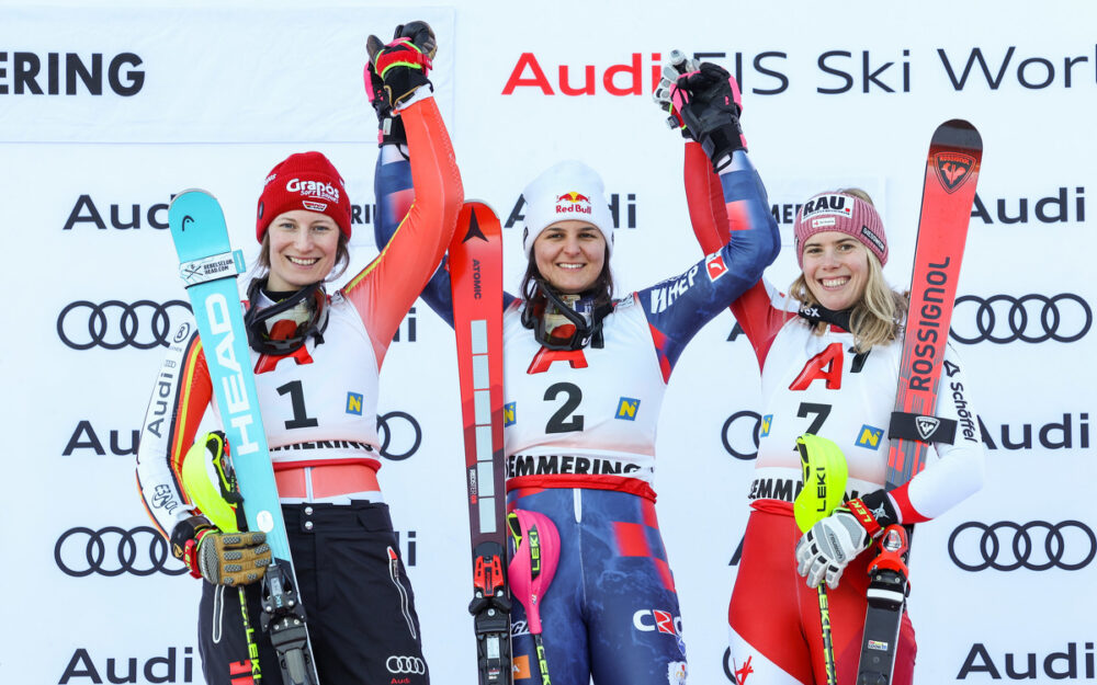 Lena Dürr, Zrinka Ljutic und Katharina Liensberger "bevölkern" das letzte Weltcup-Podest des Jahres 2024. – Foto: GEPA pictures