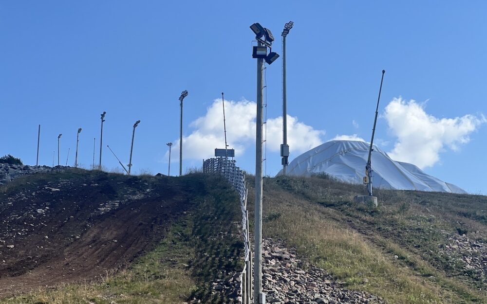 Die Beleuchtung für die Levi-Black-Piste wird auf LED umgerüstet. – Fotos: zvg/Levi Ski Resort