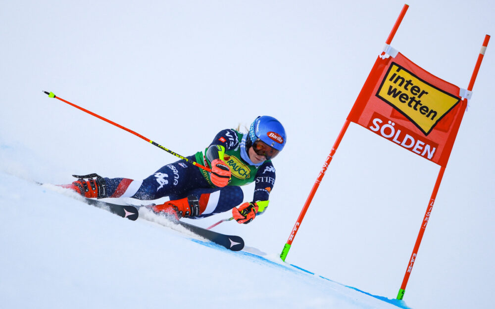 Mikaela Shiffrin unterwegs zur Bestzeit. – Foto: GEPA pictures